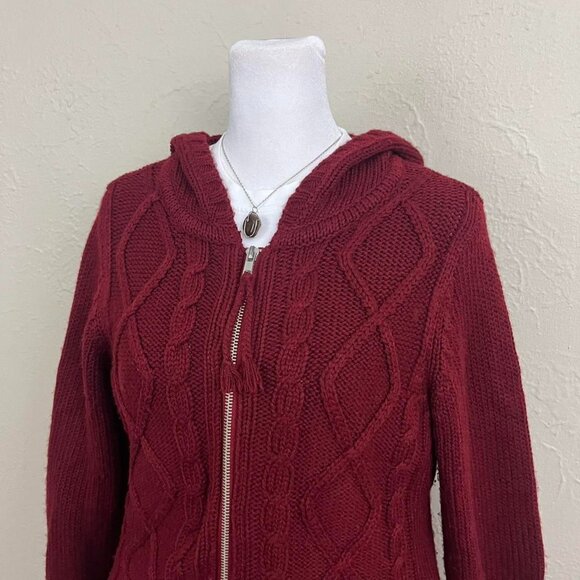 Burgundy cable knit y2k cardigan with fringe detailing and double zipper closure - Picture 4 of 8